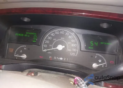 2003 Lincoln Town Car Signature from USA, damaged, VIN 1LNHM82W43Y623338